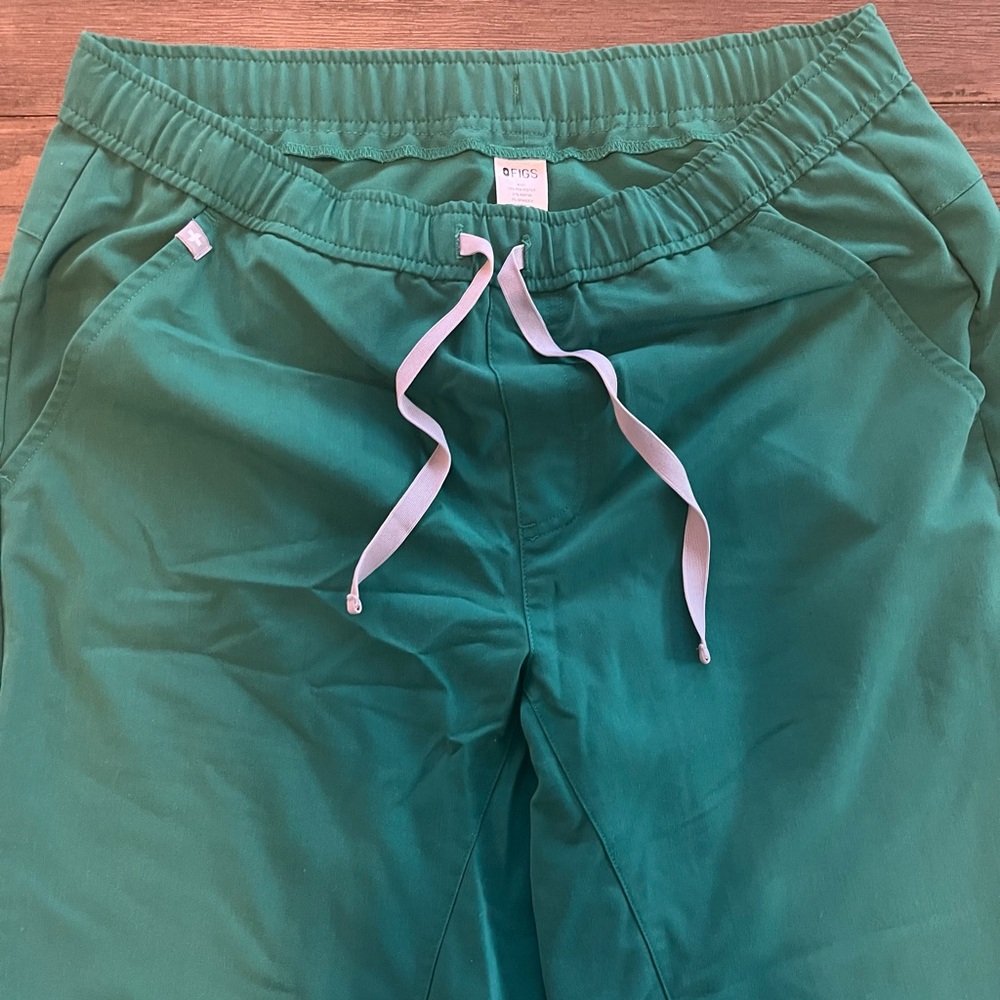 Figs Men’s Limited Edition Hunter Green Jogger Scrub Pants